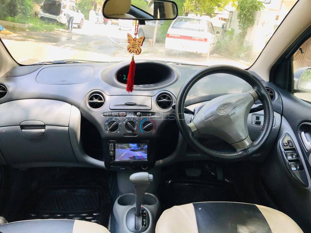 Toyota Vitz 2002 for Sale in Islamabad Image-1