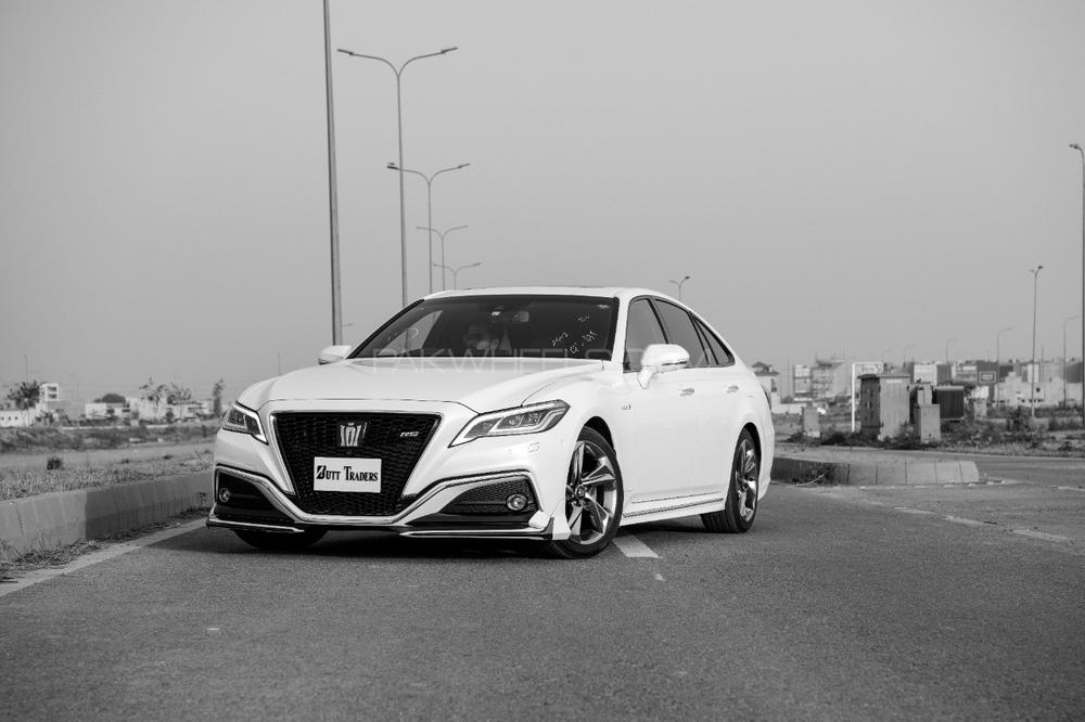 Toyota crown athlete 2018