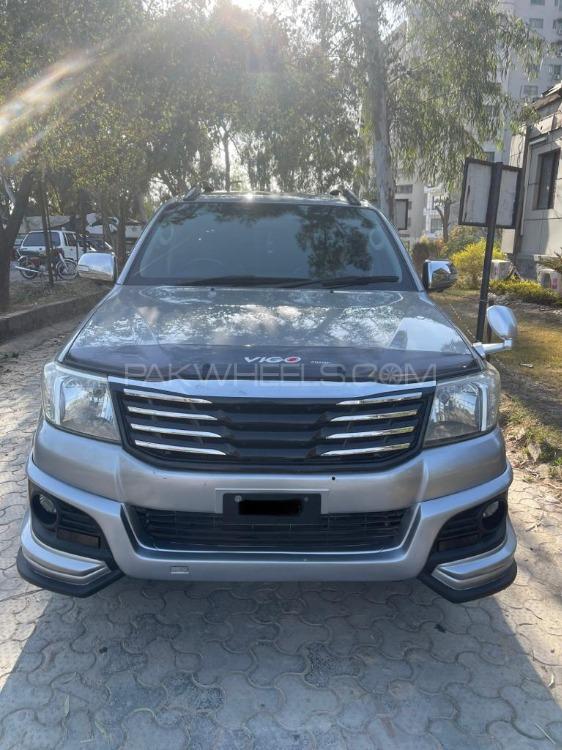 Toyota Hilux - 2012  Image-1