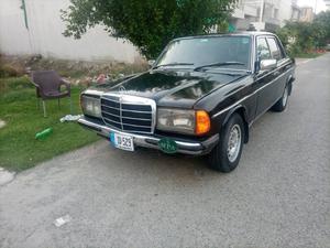 Mercedes Benz E Class E250 1982 for Sale in Lahore