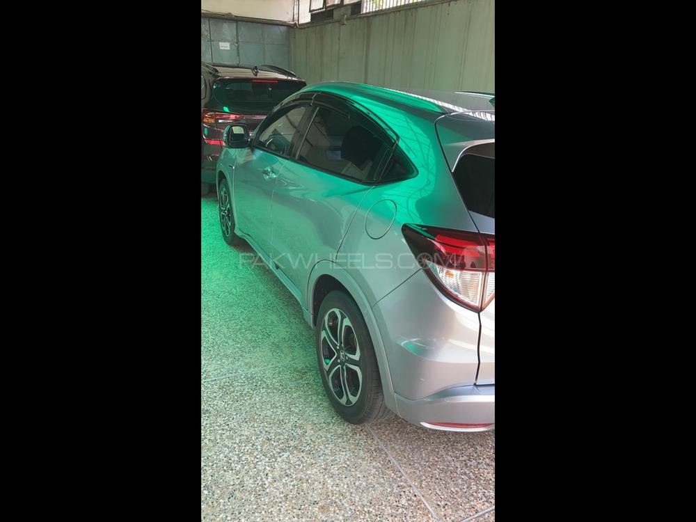 Honda Vezel 2017 for Sale in Sialkot Image-1