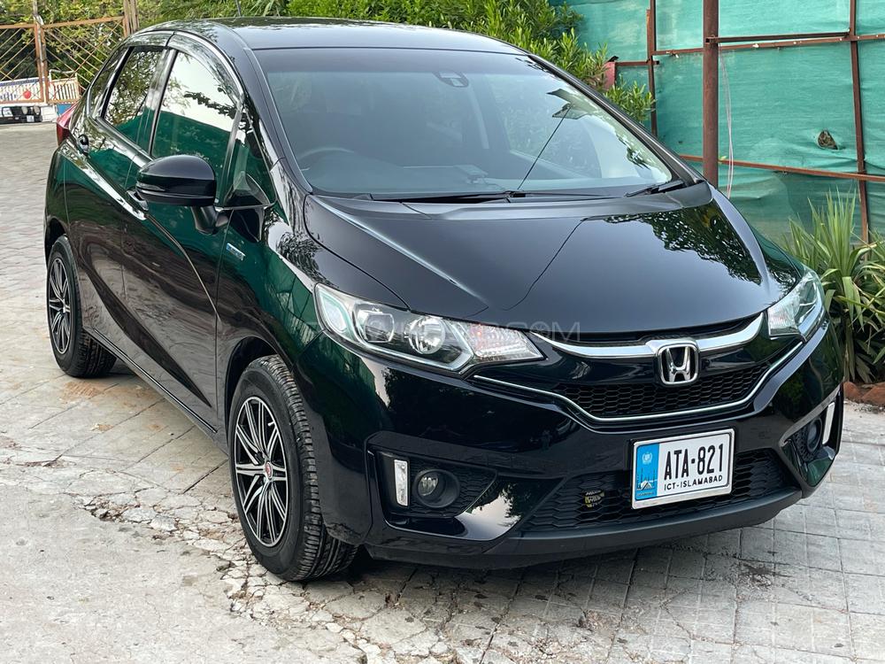 Honda Fit 2017 for Sale in Islamabad Image-1