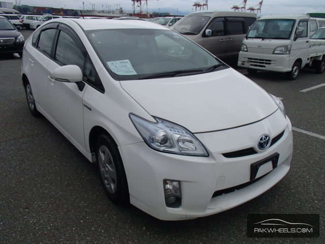 Toyota Prius 2011 for Sale in Karachi Image-1