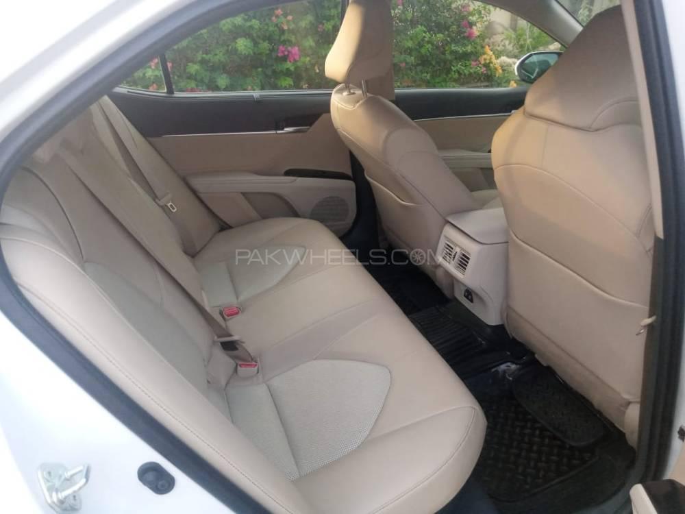 Toyota Camry 2018 for Sale in Karachi Toyota Camry 2018 for Sale in Karachi Image-9