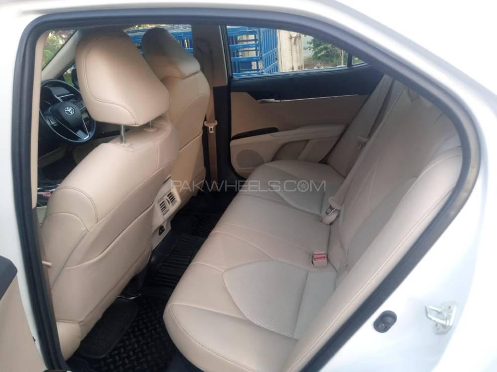 Toyota Camry 2018 for Sale in Karachi Toyota Camry 2018 for Sale in Karachi Image-10