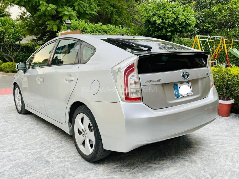 Toyota Prius S LED Edition 1.8 2014 for sale in Islamabad PakWheels