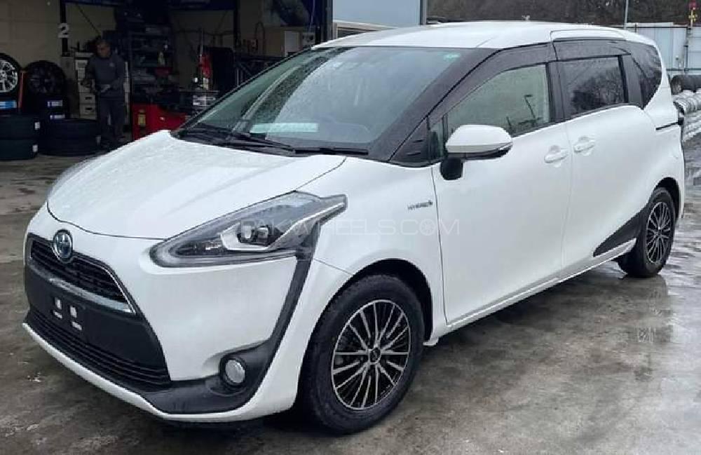 Toyota Sienta 2015 for Sale in Hyderabad Image-1