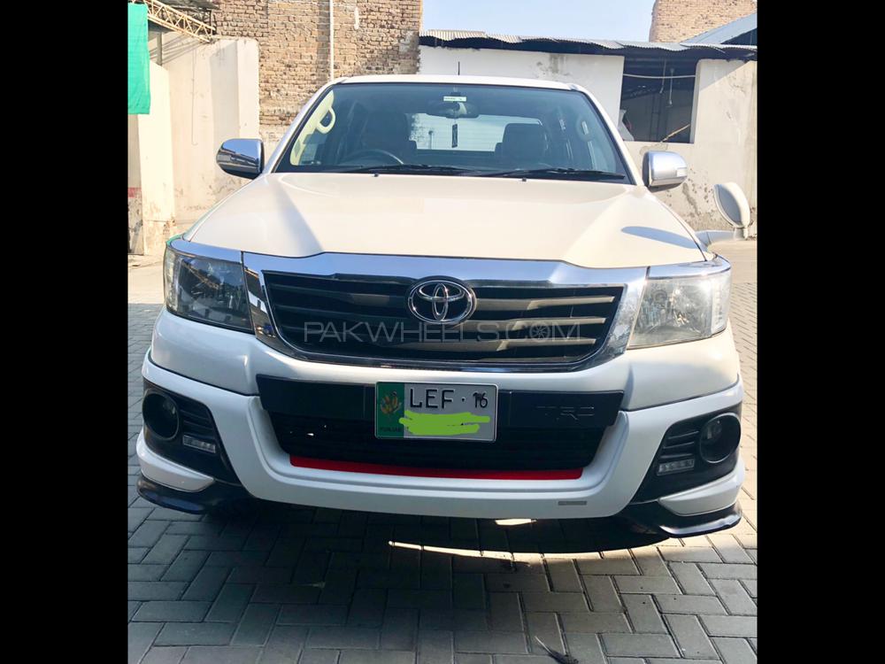 Toyota Hilux 2016 for Sale in Mardan Image-1