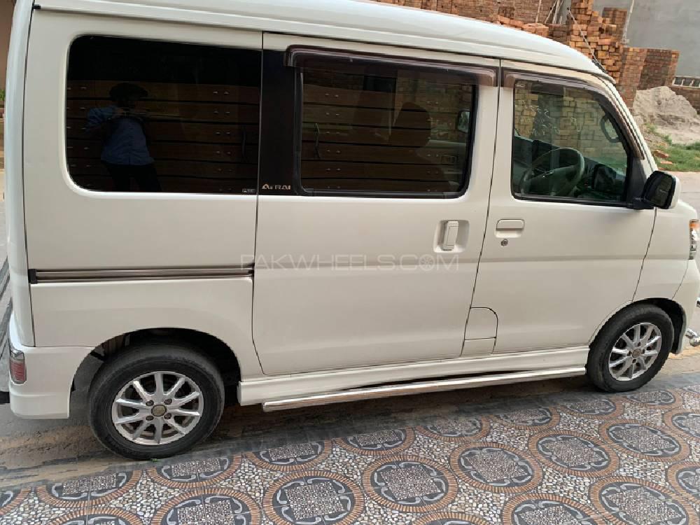 Daihatsu Atrai Wagon 2017 for Sale in Faisalabad Image-1