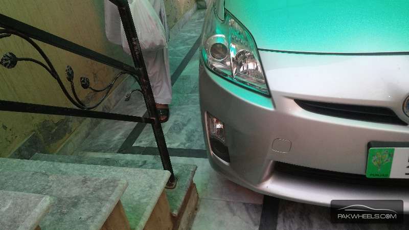 Toyota Prius 2010 for Sale in Lahore Image-1