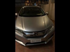 Honda Grace Hybrid 2017 for Sale in Islamabad