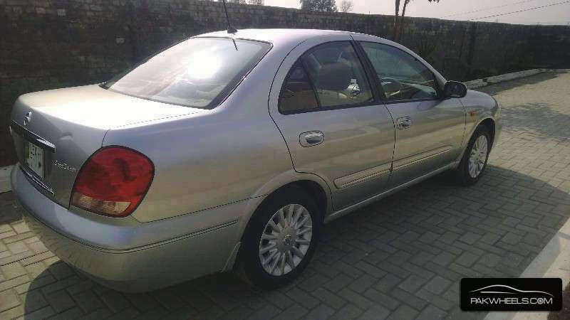 Nissan sunny 2011