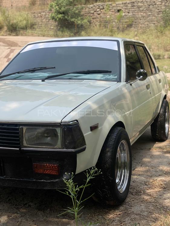 Toyota Corolla - 1982 ke70 Image-1