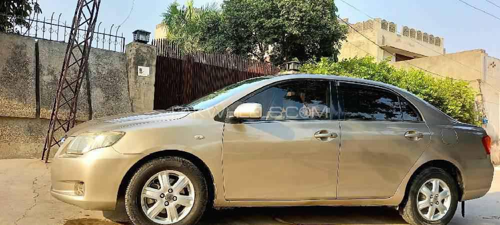 Toyota Corolla Axio 2013 for Sale in Sheikhupura Image-1