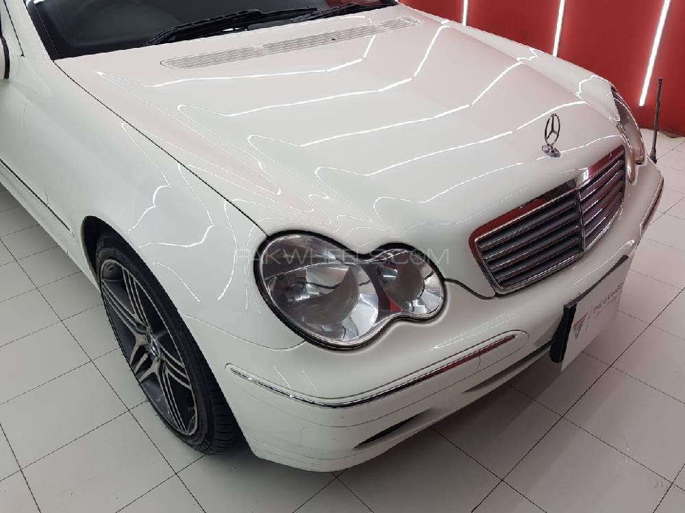 Mercedes Benz C Class 2004 for Sale in Islamabad Image-1