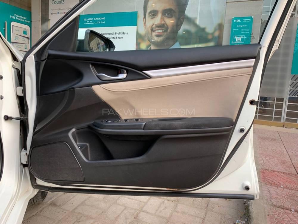 Honda Civic 2017 for Sale in Lahore Honda Civic 2017 for Sale in Lahore Image-16