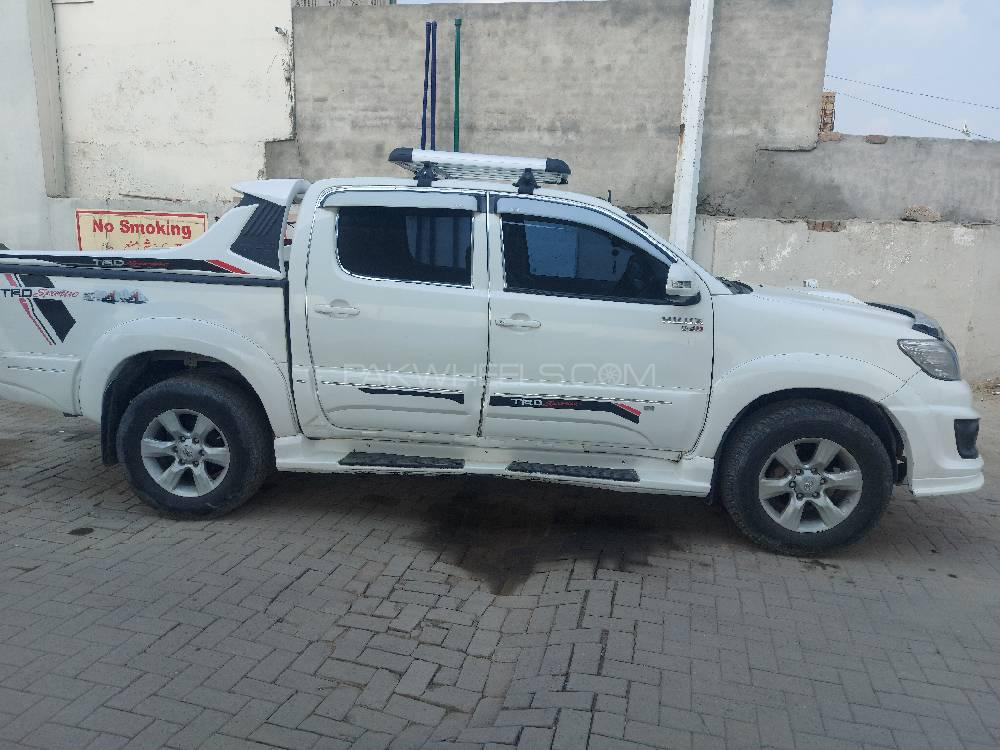 Toyota Hilux 2006 for Sale in Kahuta Image-1