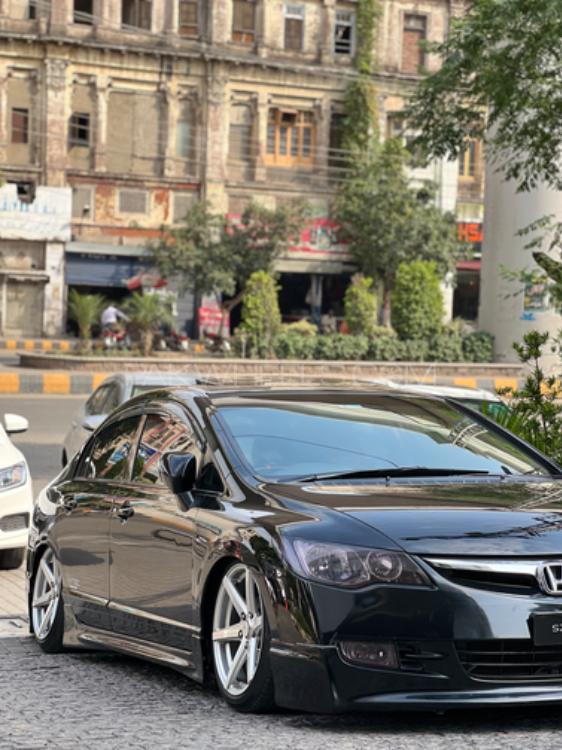 Honda Civic - 2012  Image-1