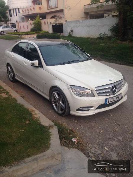 Mercedes Benz C Class 2010 for Sale in Islamabad Image-1