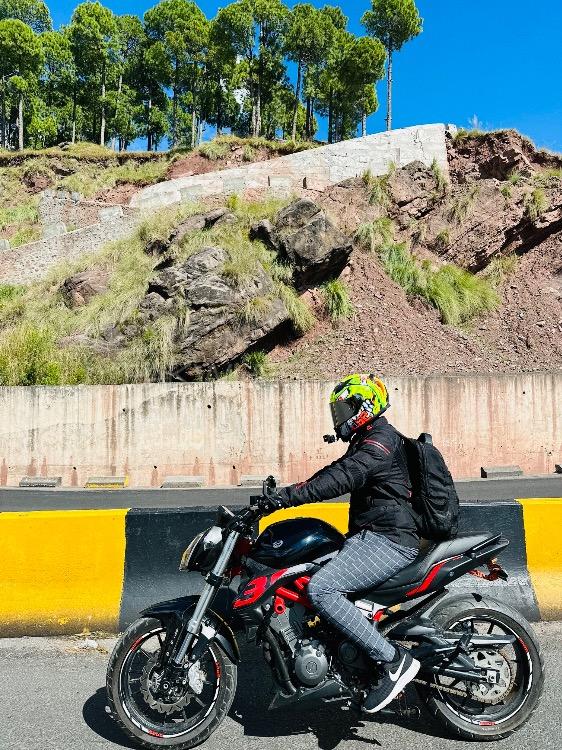 آدم زبردست - 2021  Image-1