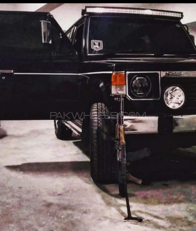 Mitsubishi Pajero - 1989  Image-1