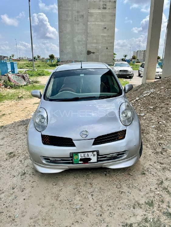 Nissan March 2004 for Sale in Lahore Image-1