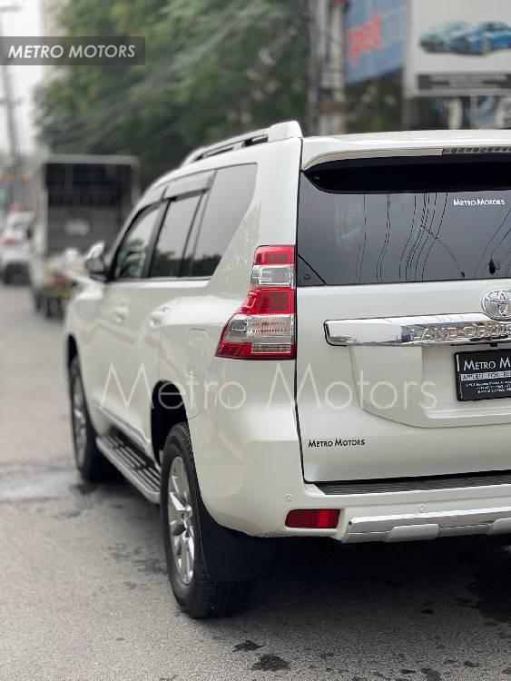 Toyota Prado 2016 for Sale in Lahore Toyota Prado 2016 for Sale in Lahore Image-5