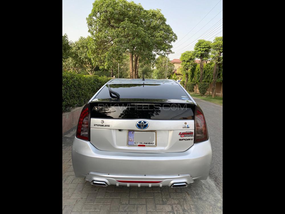 Toyota Prius 2012 for Sale in Lahore Toyota Prius 2012 for Sale in Lahore Image-3