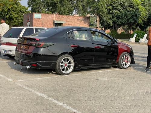 Toyota Yaris Sedan - 2021