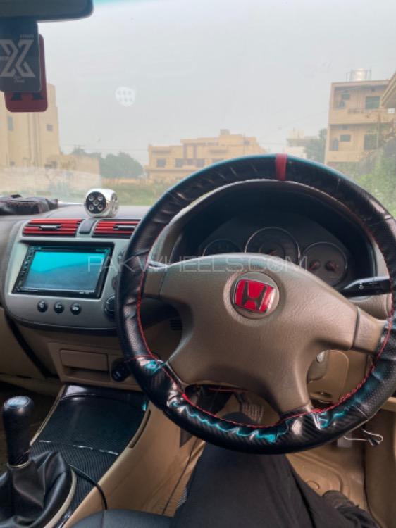 Honda Civic - 2005  Honda Civic - 2005  Image-4