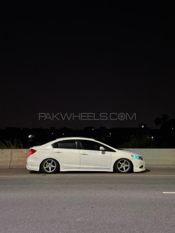 ہونڈا سوک - 2013  Image-1