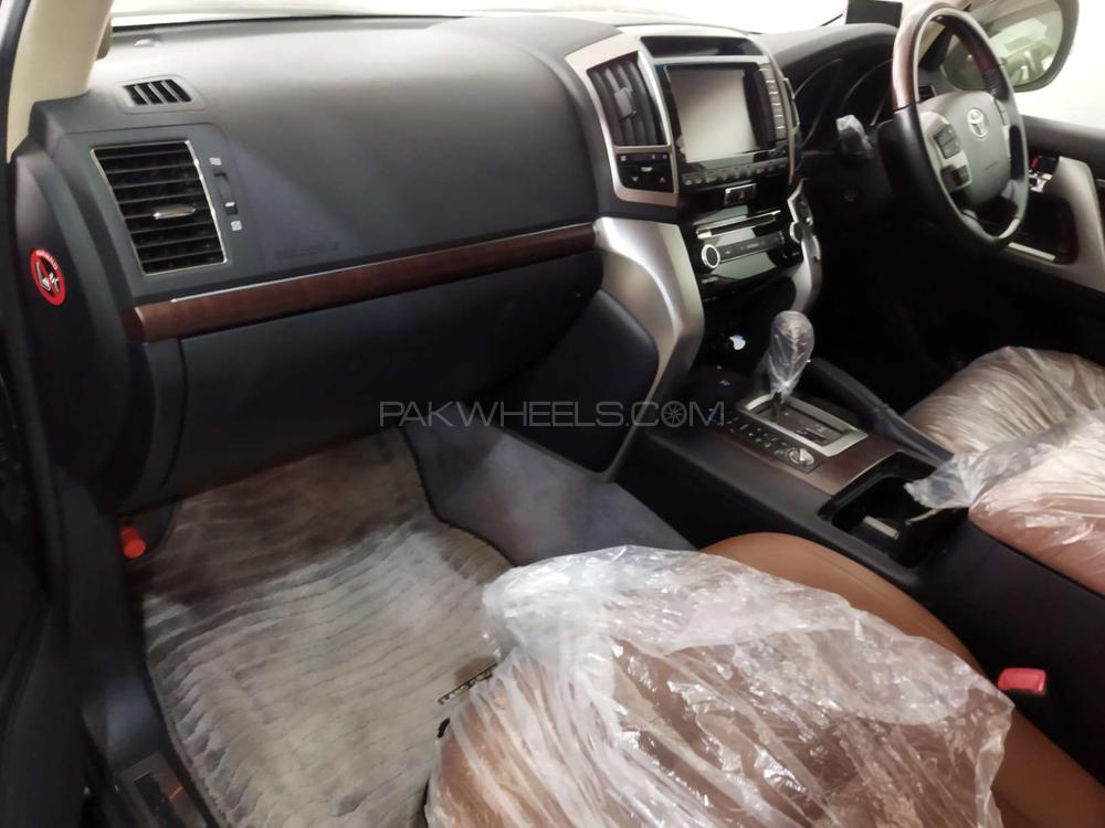 ٹویوٹا لینڈ کروزر 2015 for Sale in کراچی ٹویوٹا لینڈ کروزر 2015 for Sale in کراچی Image-3