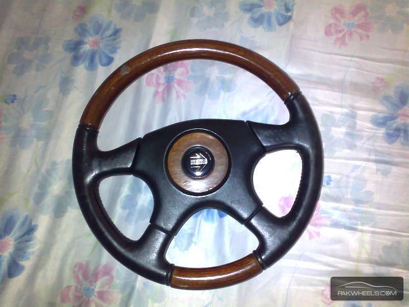 Mint condition steering  Image-1