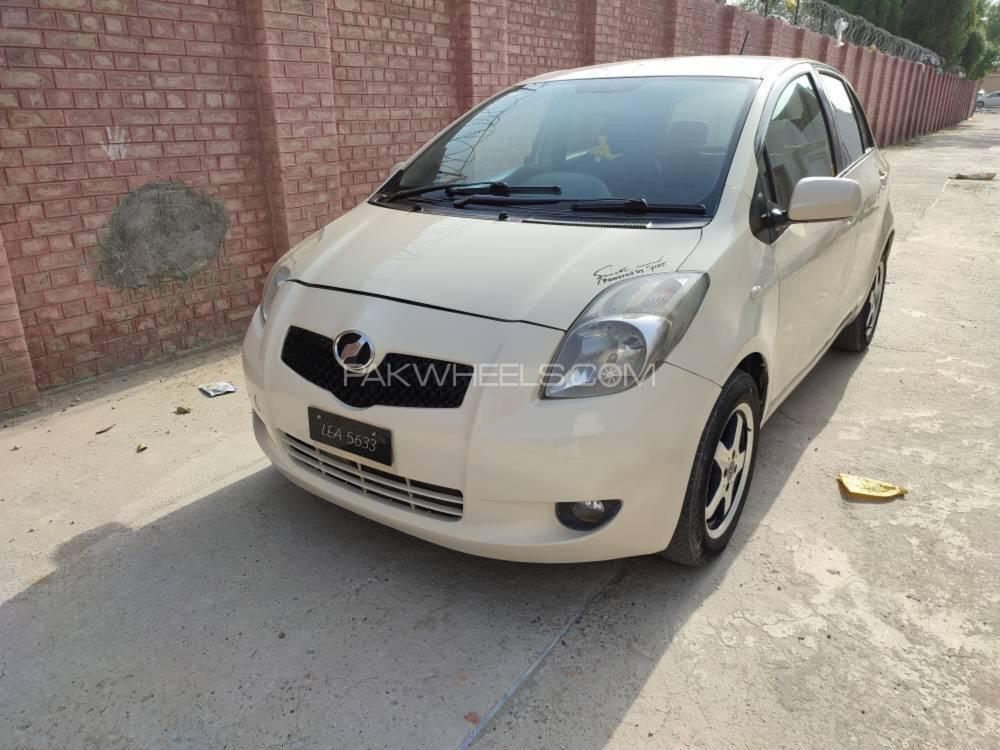 Toyota Vitz 2005 for Sale in Layyah Image-1