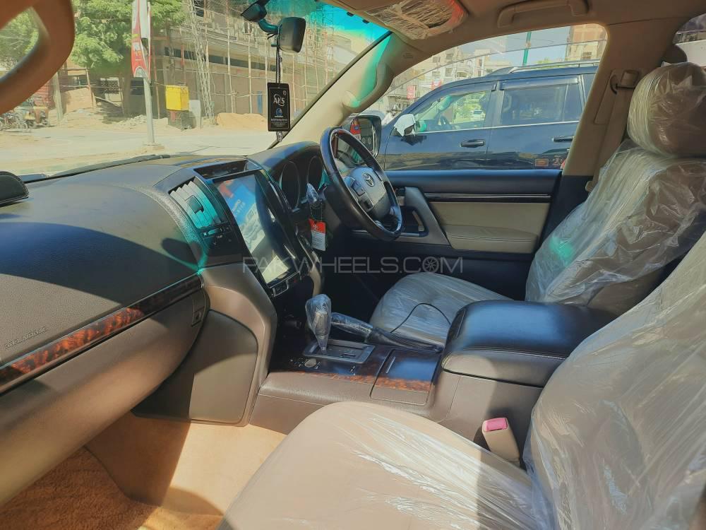 Toyota Land Cruiser 2011 for Sale in Hyderabad Toyota Land Cruiser 2011 for Sale in Hyderabad Image-5