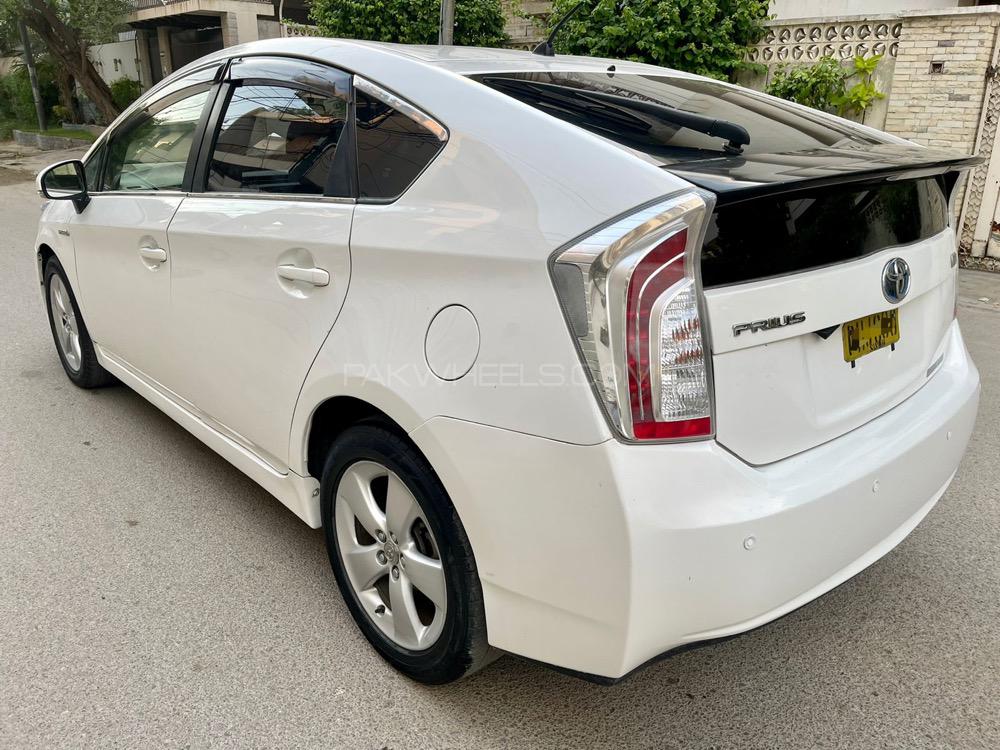 Toyota Prius 2013 for Sale in Karachi Toyota Prius 2013 for Sale in Karachi Image-4