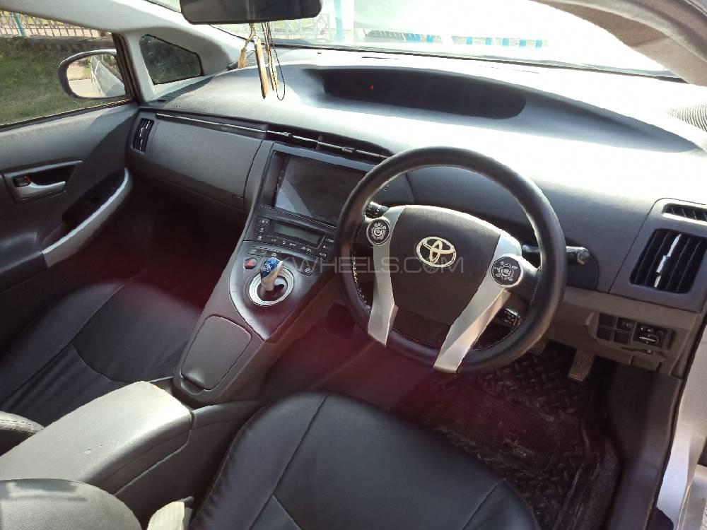 Toyota Prius Alpha 2011 for Sale in Islamabad Toyota Prius Alpha 2011 for Sale in Islamabad Image-11