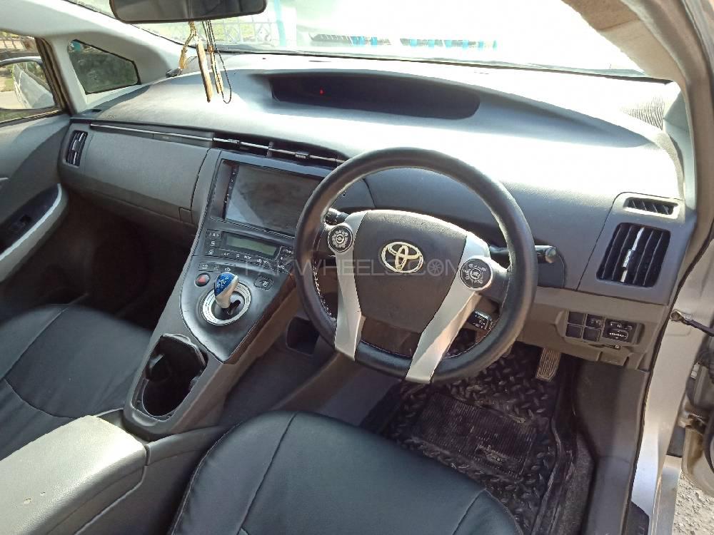 Toyota Prius Alpha 2011 for Sale in Islamabad Toyota Prius Alpha 2011 for Sale in Islamabad Image-10