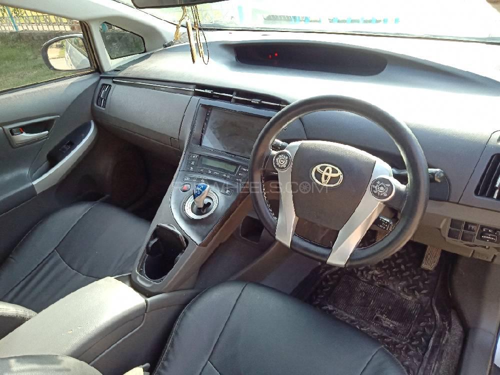 Toyota Prius Alpha 2011 for Sale in Islamabad Toyota Prius Alpha 2011 for Sale in Islamabad Image-9