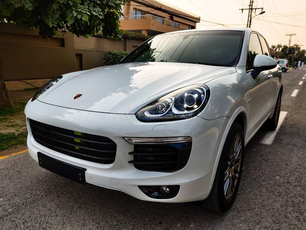 Porsche Cayenne 2017 for Sale in Lahore Porsche Cayenne 2017 for Sale in Lahore Image-2