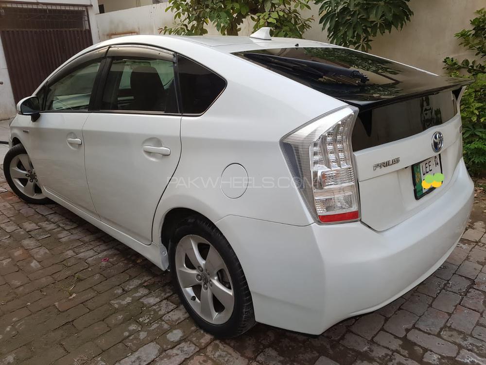 Toyota Prius 2011 for Sale in Lahore Toyota Prius 2011 for Sale in Lahore Image-5