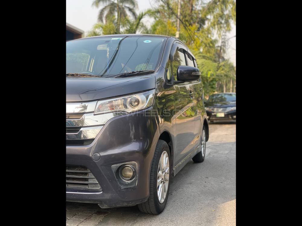Nissan Dayz Highway Star 2013 for Sale in Lahore Nissan Dayz Highway Star 2013 for Sale in Lahore Image-5