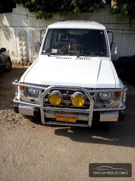 Mitsubishi Pajero 1990 for Sale in Karachi Image-1