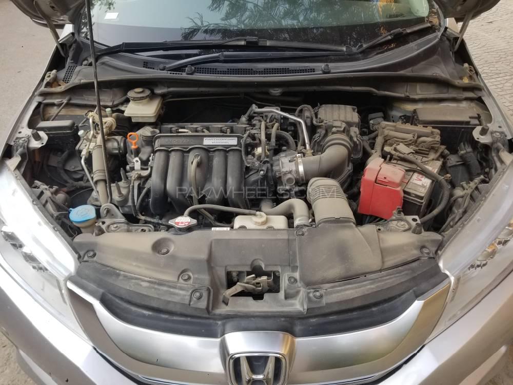 Honda Grace Hybrid 2016 for Sale in Karachi Honda Grace Hybrid 2016 for Sale in Karachi Image-2