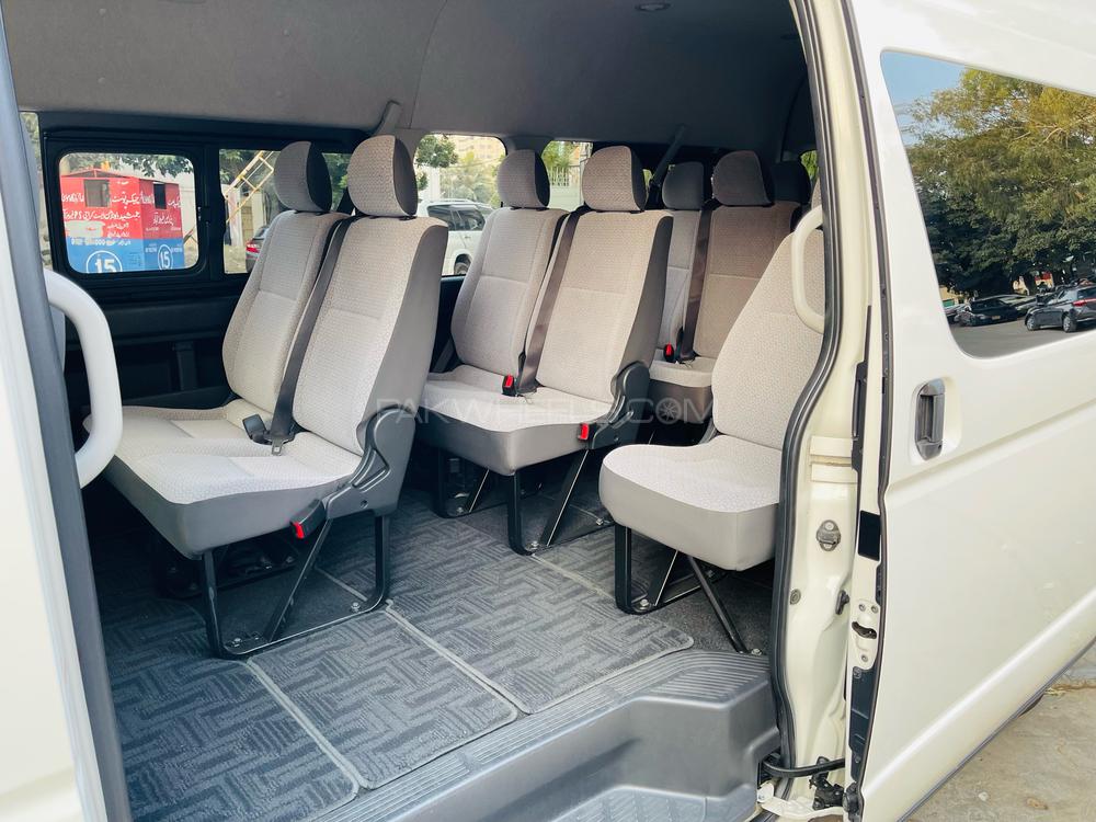 Toyota Hiace 2016 for Sale in Karachi Toyota Hiace 2016 for Sale in Karachi Image-11