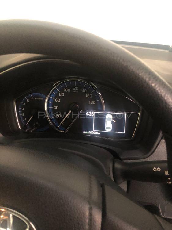 Toyota Corolla Axio 2017 for Sale in Lahore Toyota Corolla Axio 2017 for Sale in Lahore Image-5