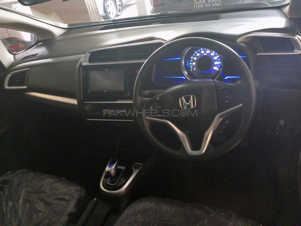 Honda Fit 2015 for Sale in Bahawalpur Honda Fit 2015 for Sale in Bahawalpur Image-8