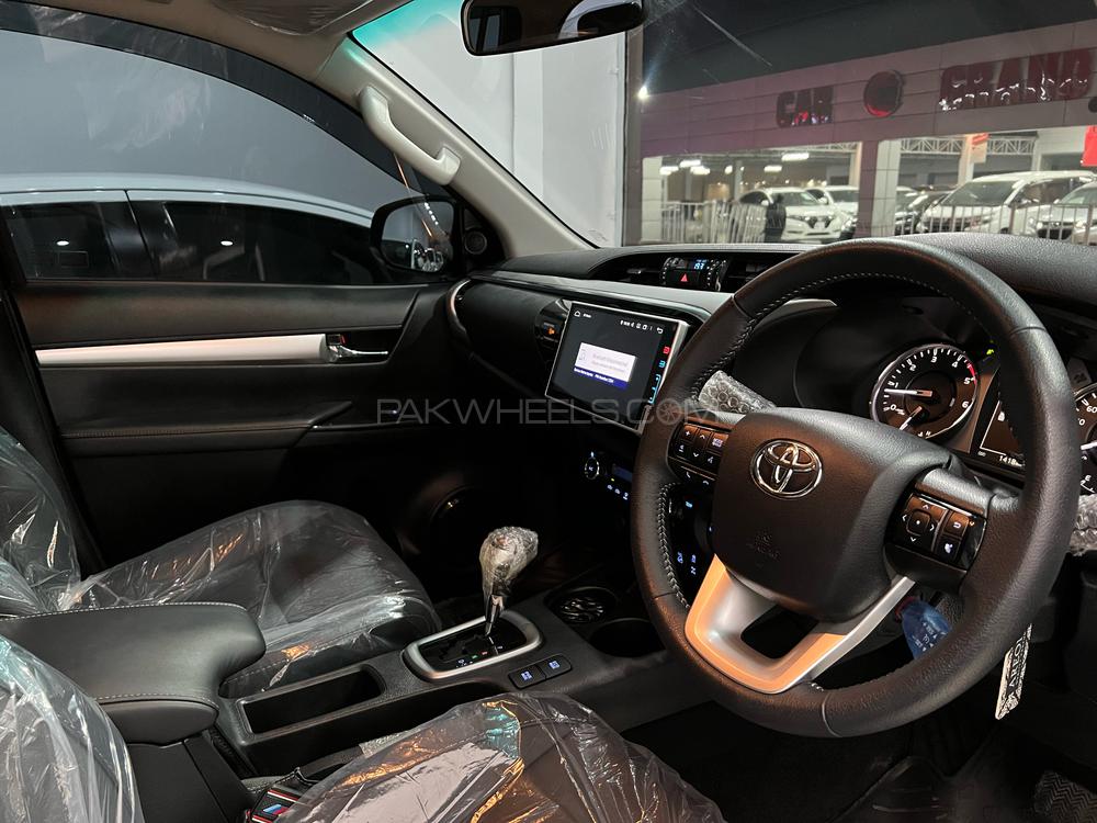 Toyota Hilux 2021 for Sale in Peshawar Toyota Hilux 2021 for Sale in Peshawar Image-8