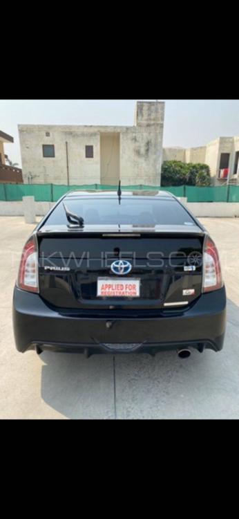 Toyota Prius 2012 for Sale in Lahore Toyota Prius 2012 for Sale in Lahore Image-4