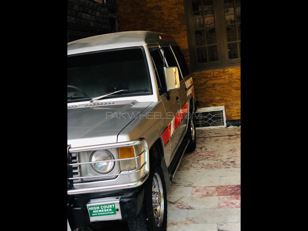 Mitsubishi Pajero 1986 for Sale in Peshawar Image-1